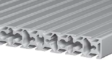 Панель со слотами из алюминиевого профиля