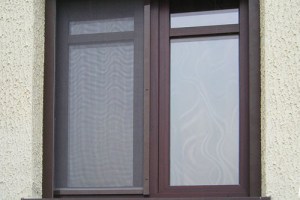 Москитная сетка на алюминиевом окне