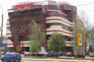 Остекление торгового центра Армада в Липецке профилем Татпроф