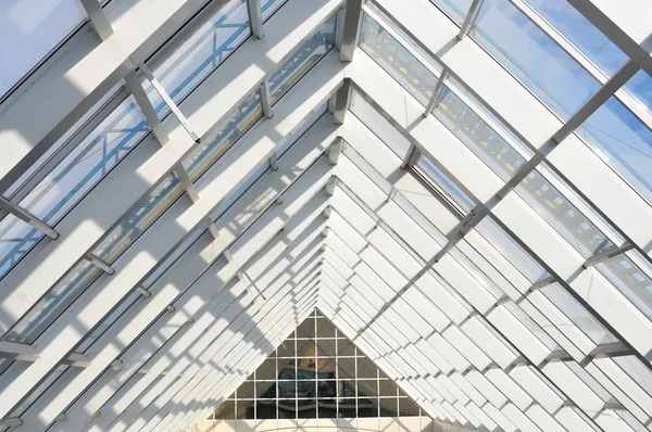 Системы из алюминия для фасадов и прозрачные крыши — стоковое фото